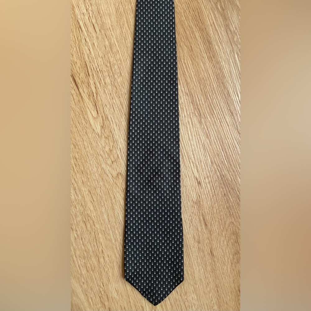 Lanvin New York Paris luxury silk tie 100% silk black gray dots designer